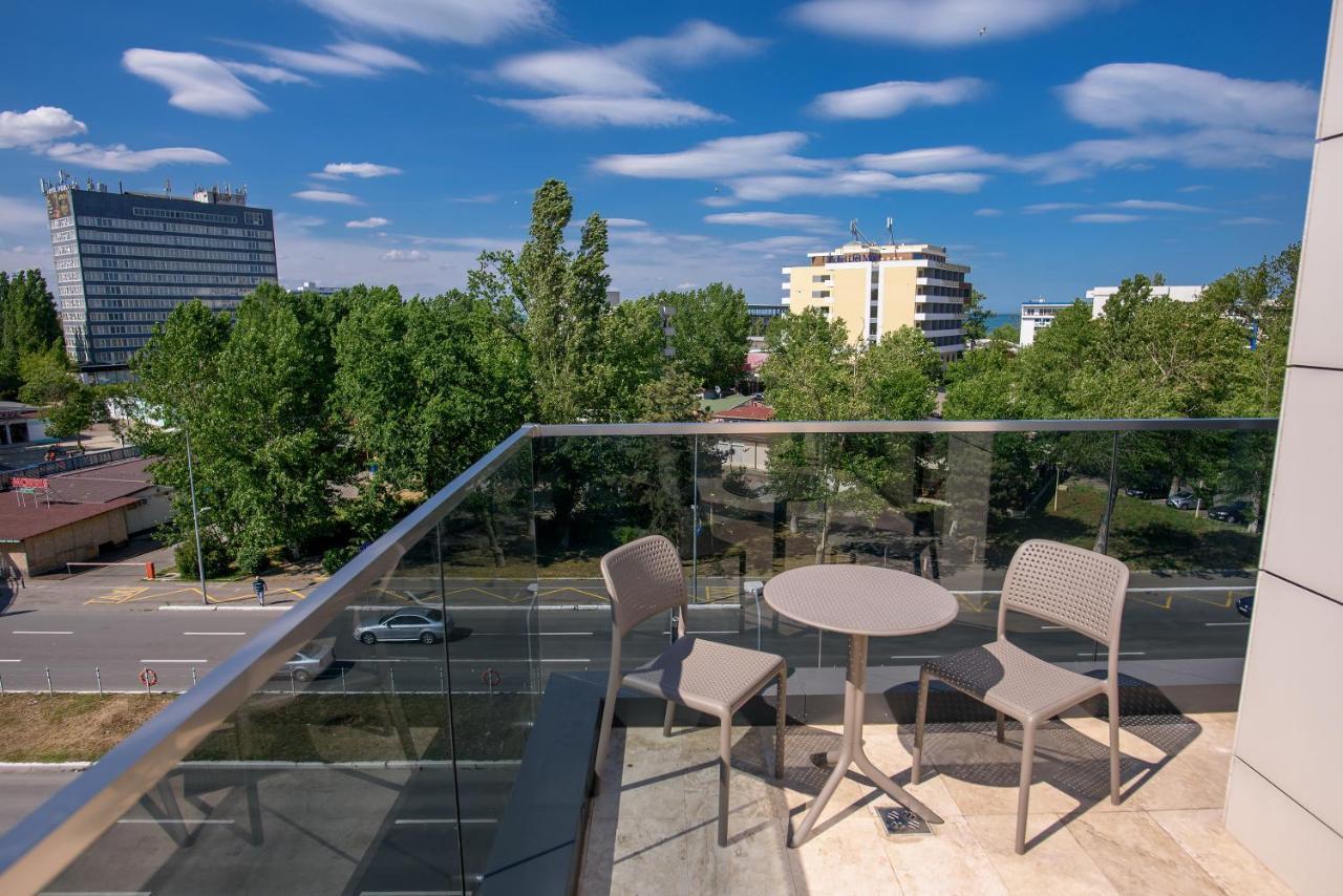 Quartz Boutique Hotel Mamaia Exterior photo